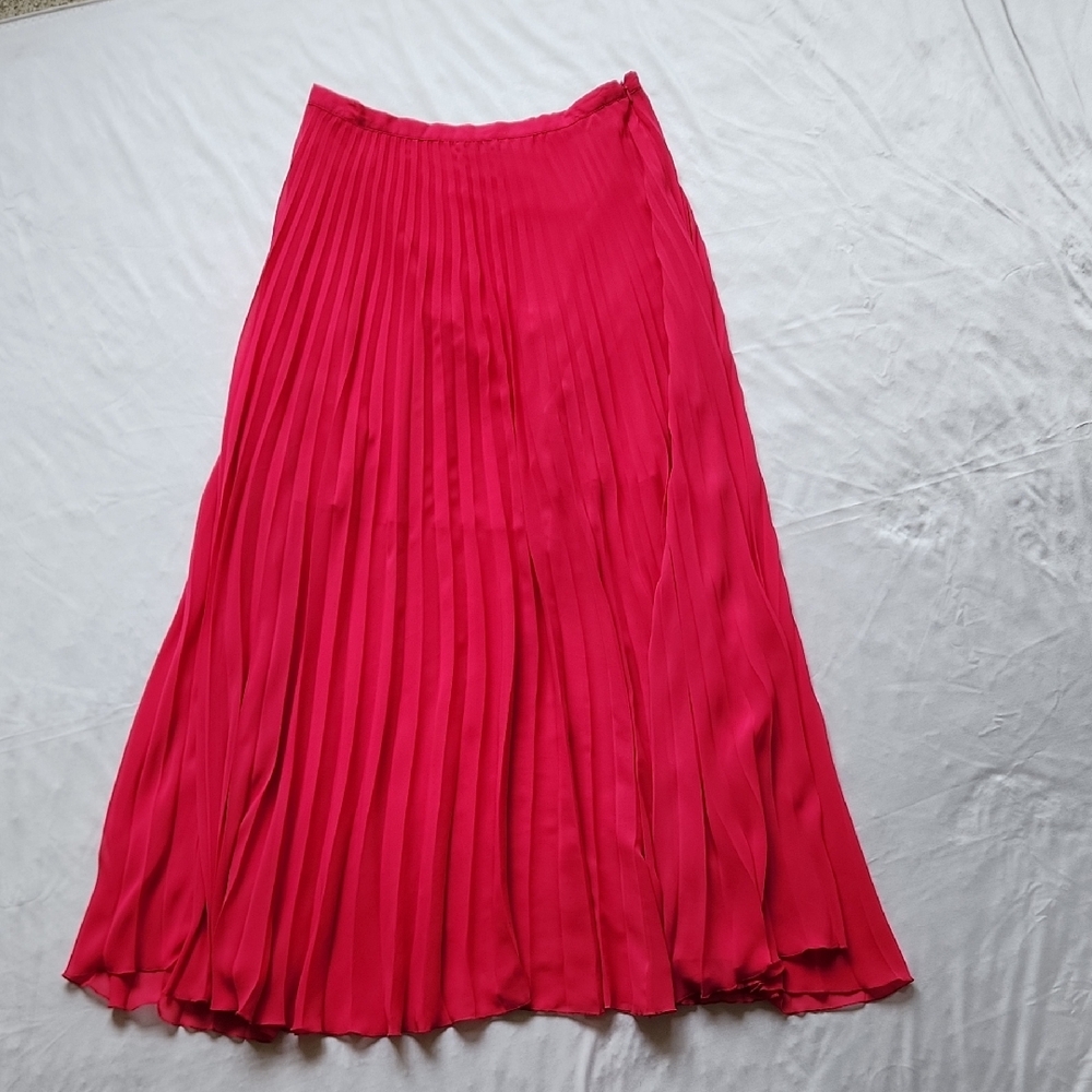 Romeo & Juliet Couture Pink Pleated Midi Skirt (M)